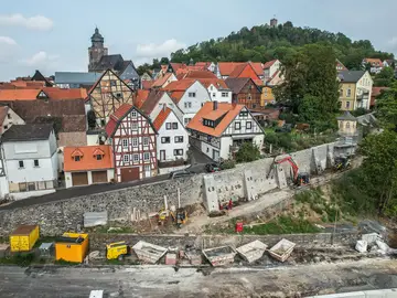 The wall of the German town Homberg was extensively rehabilitated over a length of 100 m.